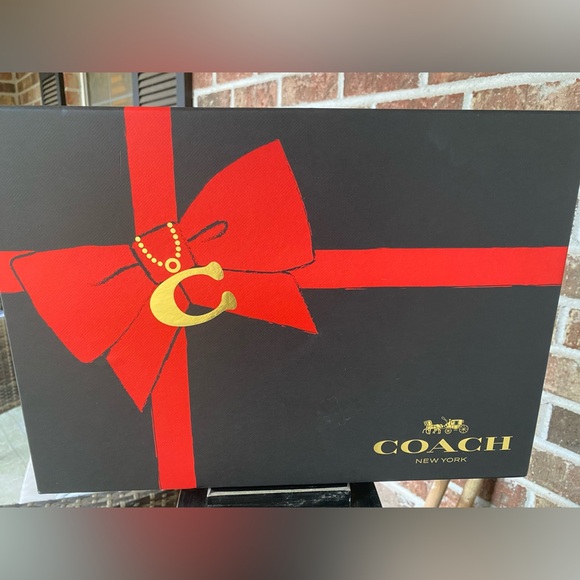 Coach Beanie and Scarf Set NWT - Picture 5 of 6